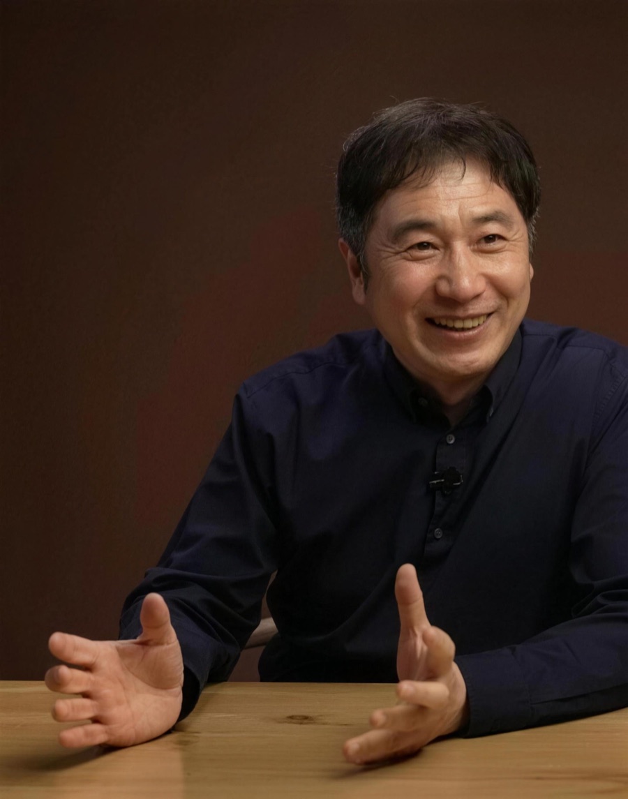 笑顔で語る、作家・公認会計士の田中靖浩